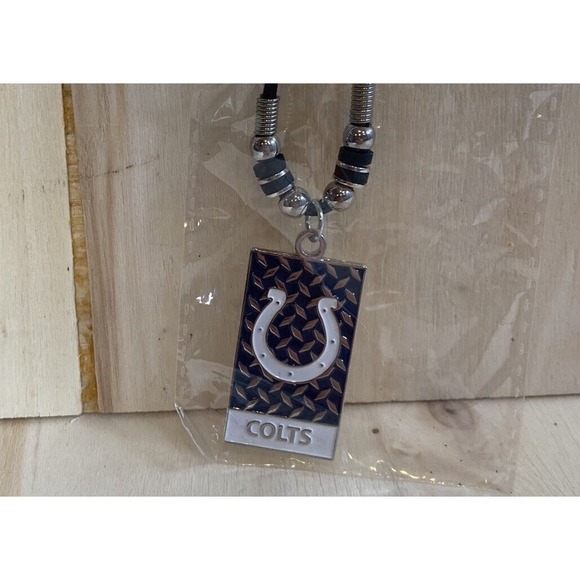 Indianapolis Colts NFL Football Cord‎ Necklace Logo Charm Licensed Jewelry - Picture 1 of 5
